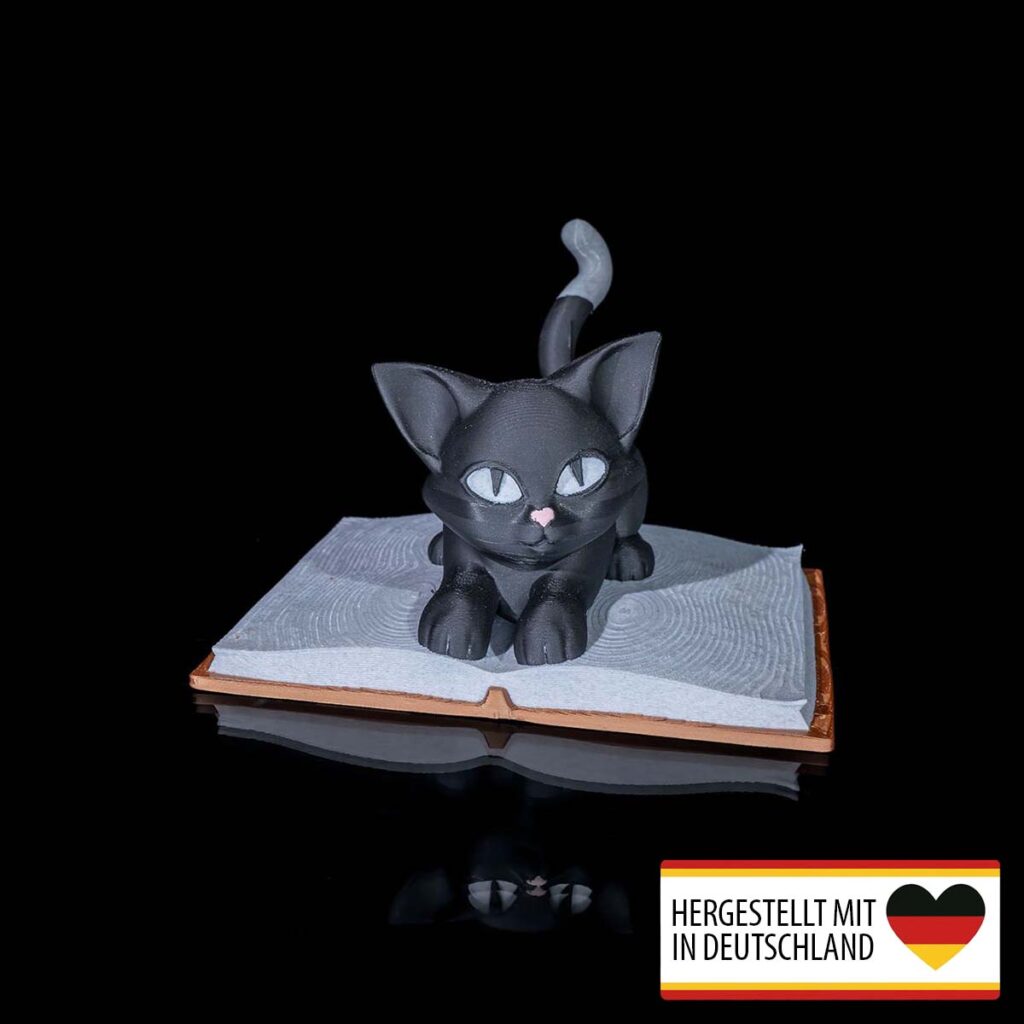 Figur – Katze auf Buch – 3D-Druck in Germany