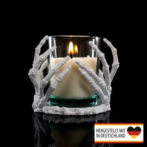 Kerzenhalter in Form von Skeletthänden für magische Lichtstimmung