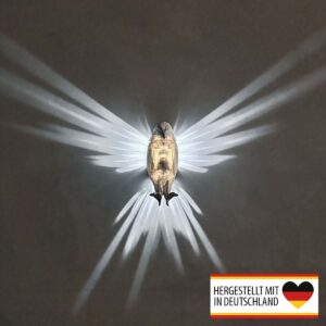 Wandlampe Adler in Steinoptik frontal beleuchtet