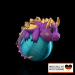 Weihnachtsbaumschmuck niedlicher Drache auf der Kugel - Magischer Blickfang