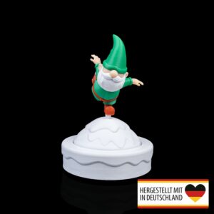 Winterlicher Wichtel mit Schnittschuhen als festliche Weihnachtsfigur